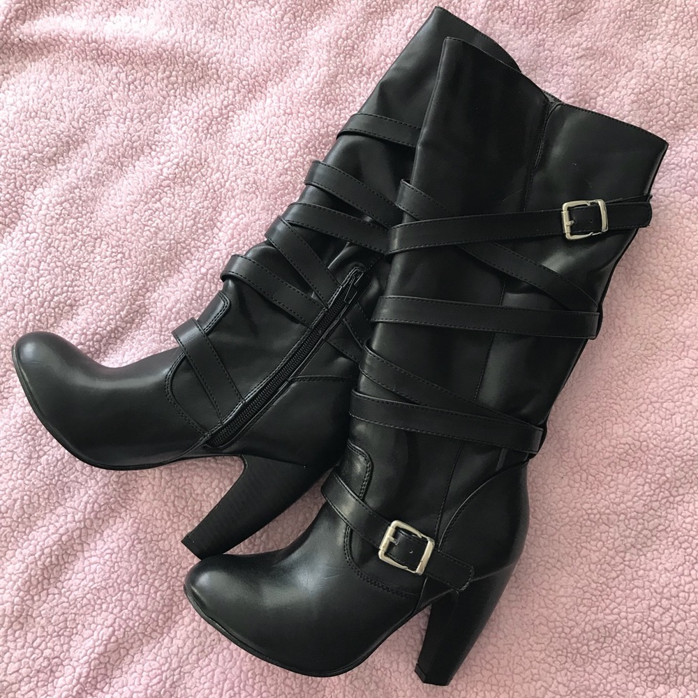 Size 7.5 Black faux leather heeled boots